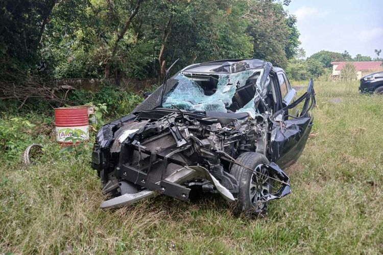 Gagal Mendahului & Tabrak Truk, 2 Penumpang Tewas Kecelakaan di Musi Rawas